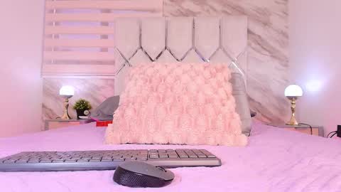 colett online show from 25, 11, 2025