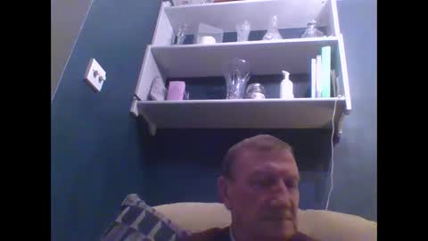Snapshot of colinbeech chatting on 13, 1, 2025 colinbeech online show from 13, 1, 2025