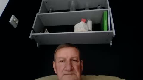 Snapshot of colinbeech chatting on 23, 10, 2025 colinbeech online show from 23, 10, 2025