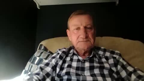 Snapshot of colinbeech chatting on 24, 10, 2025 colinbeech online show from 24, 10, 2025