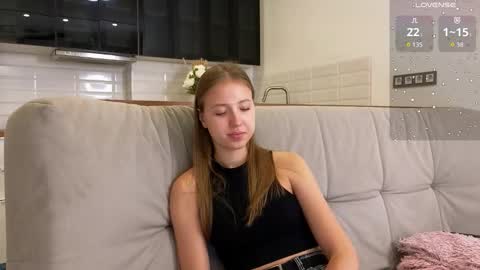 Nicole  online show from 8, 10, 2025