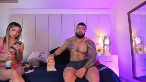 Snapshot of college_muscle_ass chatting on 11, 11, 2025 college_muscle_ass online show from 11, 11, 2025