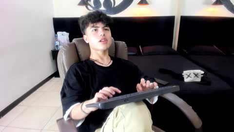 collinstone online show from 12, 11, 2025