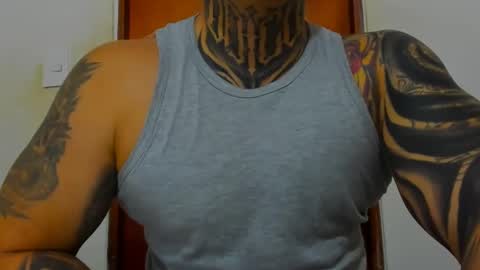 Snapshot of colombian_monster_cock chatting on 8, 10, 2025 camilo online show from 8, 10, 2025