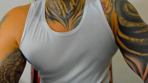 Snapshot of colombian_monster_cock chatting on 13, 10, 2025 camilo online show from 13, 10, 2025