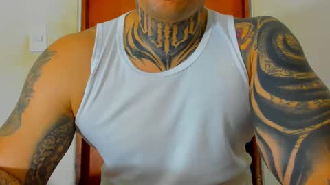 Snapshot of colombian_monster_cock chatting on 13, 10, 2025 camilo online show from 13, 10, 2025