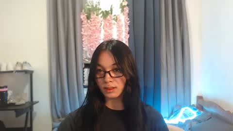 come_wet_me online show from 2, 3, 2025