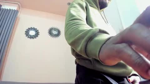 Snapshot of compton_01 chatting on 10, 10, 2025 COMPTON online show from 10, 10, 2025