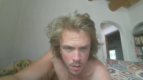 dreamy eyed lover online show from 15, 9, 2025