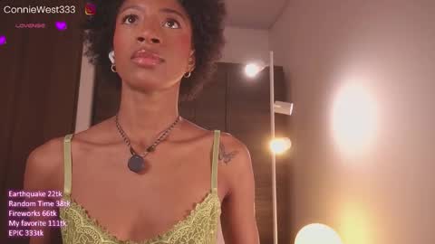 Snapshot of connie_west0 chatting on 22, 3, 2026 independent model online show from 22, 3, 2026