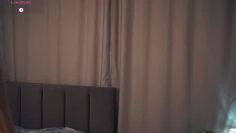 Hello im Sofia Welcme to my room .More hugs and kiss for you online show from 19, 11, 2025