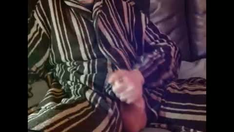 Snapshot of coolbreeze420842217 chatting on 18, 12, 2025 coolbreeze420 online show from 18, 12, 2025