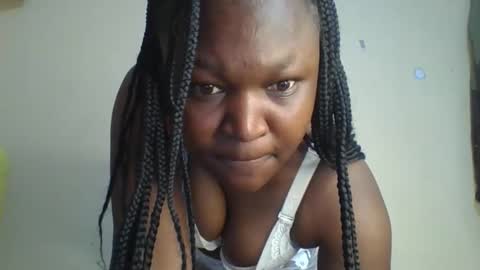 Snapshot of coolgirl001 chatting on 18, 9, 2025 coolgirl001 online show from 18, 9, 2025