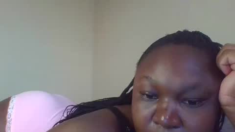 Snapshot of coolgirl001 chatting on 17, 10, 2025 coolgirl001 online show from 17, 10, 2025