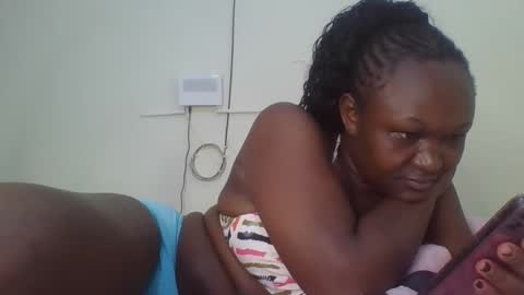 Snapshot of coolgirl001 chatting on 29, 10, 2025 coolgirl001 online show from 29, 10, 2025