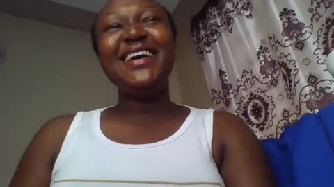 Snapshot of coolgirl001 chatting on 4, 11, 2025 coolgirl001 online show from 4, 11, 2025