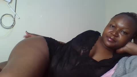 Snapshot of coolgirl001 chatting on 25, 11, 2025 coolgirl001 online show from 25, 11, 2025