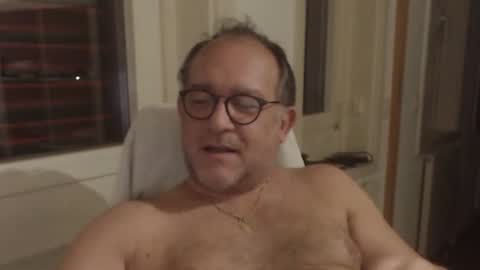 Snapshot of coquin369 chatting on 21, 10, 2025 Coquin369 online show from 21, 10, 2025