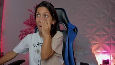 Snapshot of cora22_ chatting on 8, 11, 2025 CORA online show from 8, 11, 2025