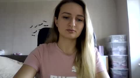 Snapshot of cora_fora chatting on 4, 11, 2025 cora_fora online show from 4, 11, 2025