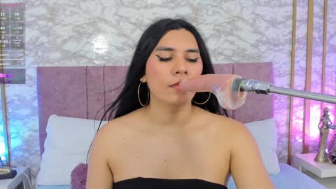 coraline hot18 online show from 31, 12, 2024