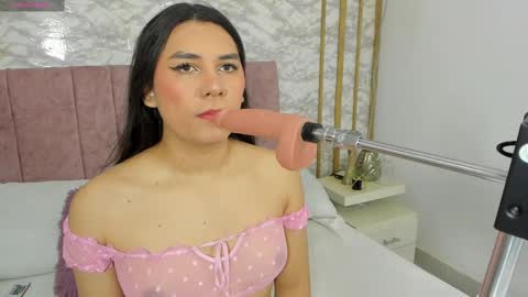 coraline hot18 online show from 18, 2, 2025