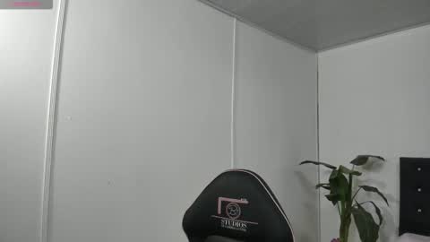corall_tay online show from 17, 9, 2025