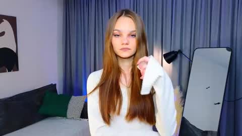 Snapshot of corazonmalinky chatting on 10, 11, 2025 Lia online show from 10, 11, 2025