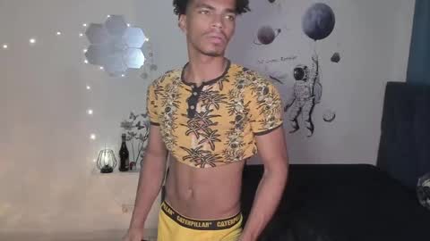 Snapshot of coreyglover chatting on 21, 9, 2025 CoreyGlover online show from 21, 9, 2025