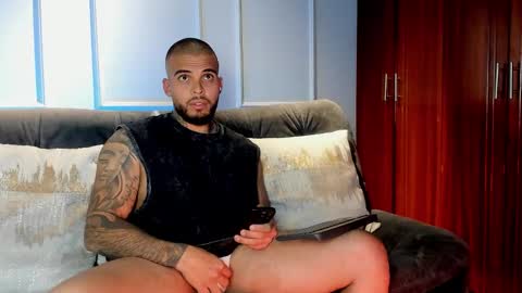 Snapshot of coreymartinez_ chatting on 29, 10, 2025 DaveMonsalve online show from 29, 10, 2025