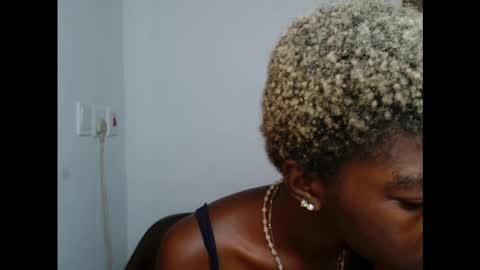 Snapshot of cornxcuntx chatting on 22, 10, 2025 cornxcuntx online show from 22, 10, 2025