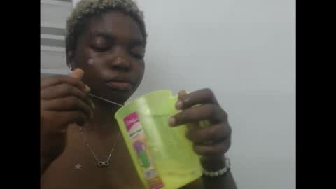 Snapshot of cornxcuntx chatting on 25, 10, 2025 cornxcuntx online show from 25, 10, 2025