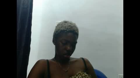 Snapshot of cornxcuntx chatting on 29, 10, 2025 cornxcuntx online show from 29, 10, 2025