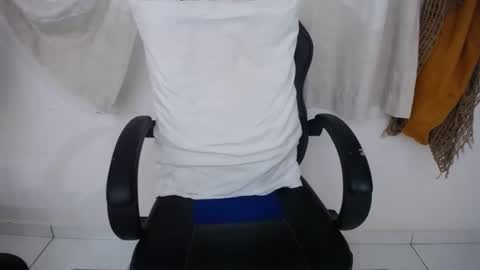 Snapshot of corolaxxl chatting on 21, 10, 2025 corolaxxl online show from 21, 10, 2025