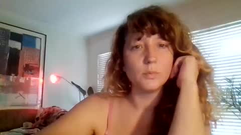 Snapshot of cosmiccoquette chatting on 17, 9, 2025 mamimaritza online show from 17, 9, 2025