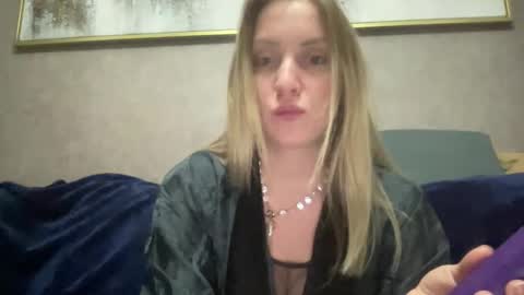 cosmo_blondiee online show from 26, 9, 2025