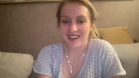 cosmo_blondiee online show from 27, 9, 2025