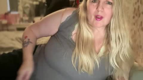 Snapshot of cougarmollie chatting on 23, 2, 2026 Mollie online show from 23, 2, 2026