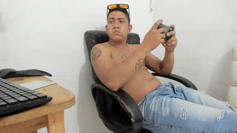 Snapshot of couple_fantasy30 chatting on 11, 1, 2025 Nikol y  tomy online show from 11, 1, 2025