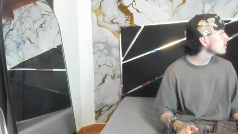 Snapshot of couple_in_heat_ chatting on 25, 3, 2026 couple_in_heat_ online show from 25, 3, 2026