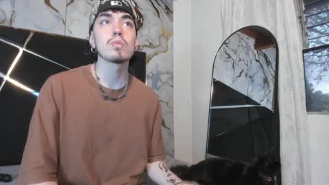 Snapshot of couple_in_heat_ chatting on 31, 3, 2026 couple_in_heat_ online show from 31, 3, 2026