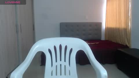  ALEJANDRO Y EMILY  online show from 16, 9, 2025