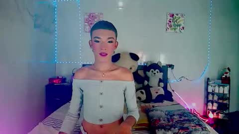 Snapshot of couple_sweet1016 chatting on 19, 10, 2025 ALEXA KIM online show from 19, 10, 2025