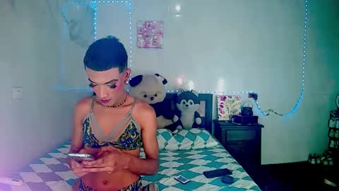 Snapshot of couple_sweet1016 chatting on 28, 10, 2025 ALEXA KIM online show from 28, 10, 2025