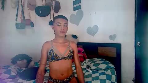 Snapshot of couple_sweet1016 chatting on 25, 11, 2025 ALEXA KIM online show from 25, 11, 2025