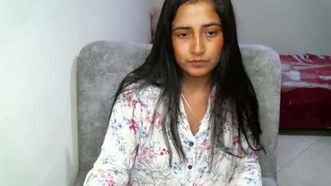 couplecaliente10 online show from 3, 2, 2026