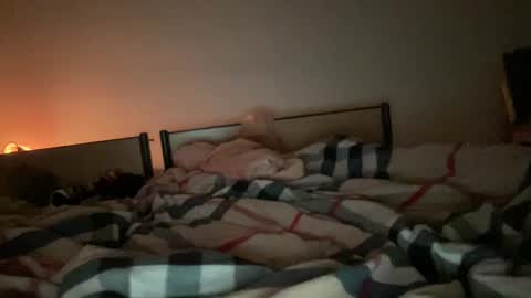 Snapshot of couplenoshame chatting on 1, 3, 2025 couplenoshame online show from 1, 3, 2025