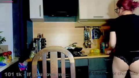 Snapshot of coy_girl_ chatting on 27, 11, 2025 My name is Emma - HELP COLLECT TOKENS FOR THE OPERATION FOR MY DAUGHTER online show from 27, 11, 2025