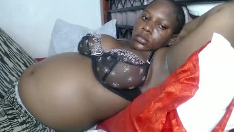 Snapshot of cozy_dion chatting on 14, 10, 2025 Erykah online show from 14, 10, 2025