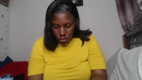 Snapshot of cozy_dion chatting on 18, 10, 2025 Erykah online show from 18, 10, 2025